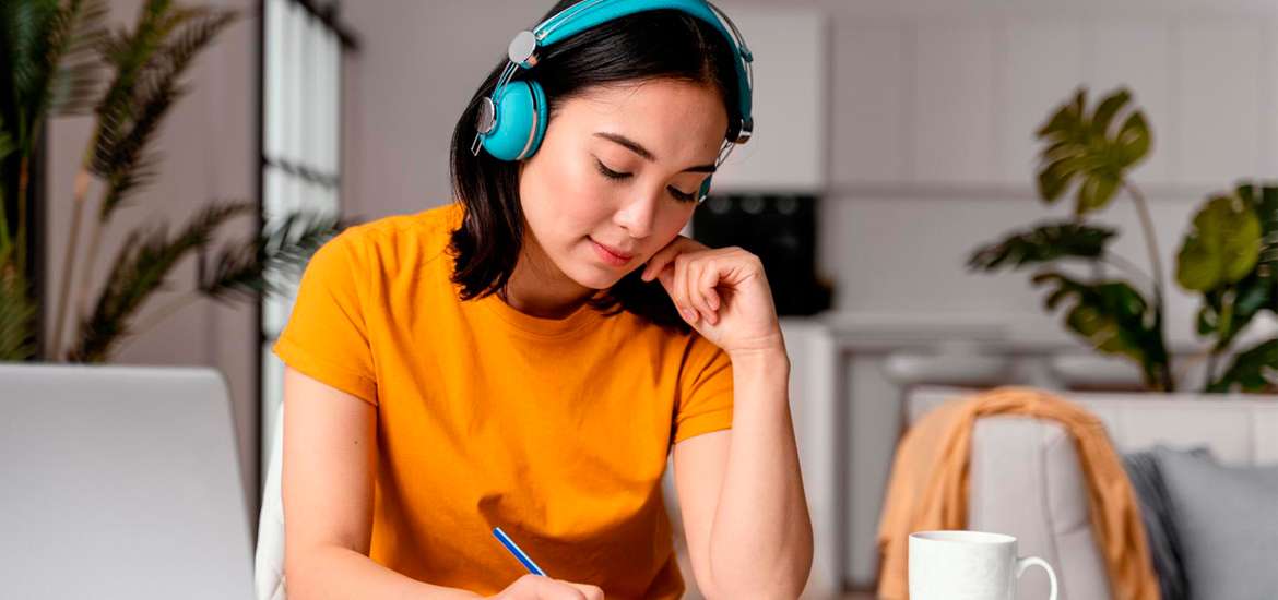 Ο Ερμής σε σύνοδο με τον Ουρανό στις 25 Μαΐου 2025.