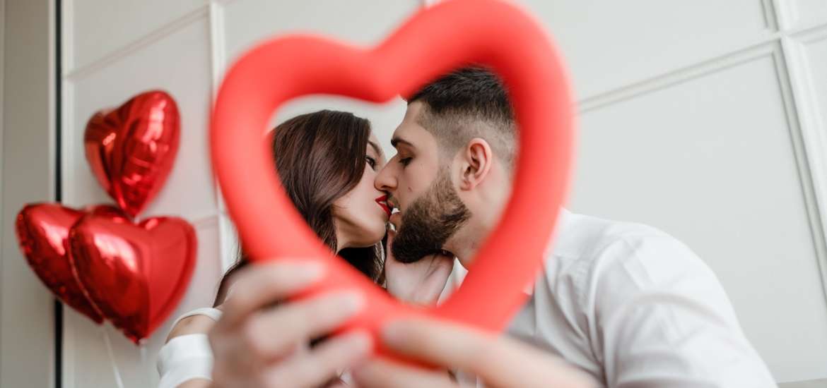 Ποιο ζώδιο φλερτάρει και ποιο παθιάζεται στον Άγιο Βαλεντίνου;