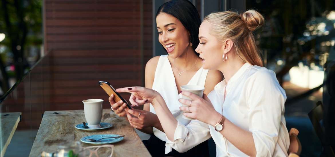 Τα 4 ζώδια που κάνουν overthinking στη σχέση.