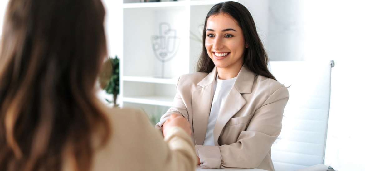 Τα 4 ζώδια που σε τεστάρουν πριν σε εμπιστευτούν.