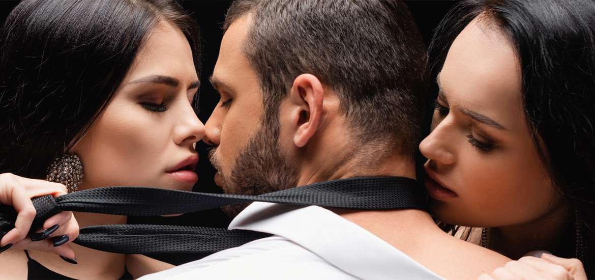 Ζώδια: Πως αντιδρά το 3ο πρόσωπο σε μία σχέση;