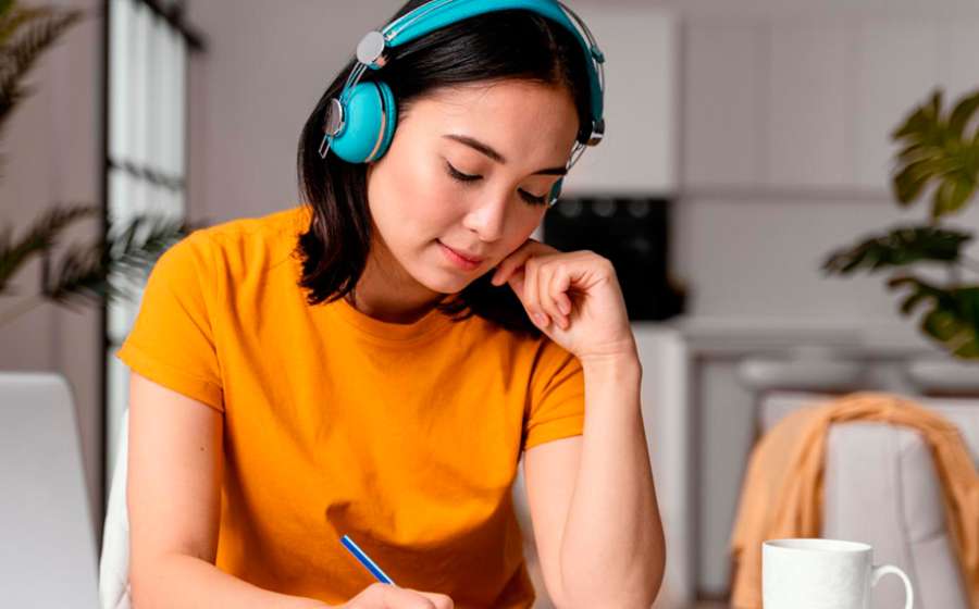 Ο Ερμής σε σύνοδο με τον Ουρανό στις 25 Μαΐου 2025.