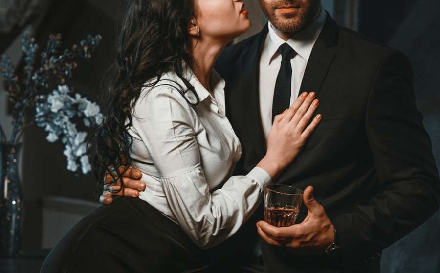 Μάθε πως βιώνουν τα 12 ζώδια το ερωτικό πάθος.