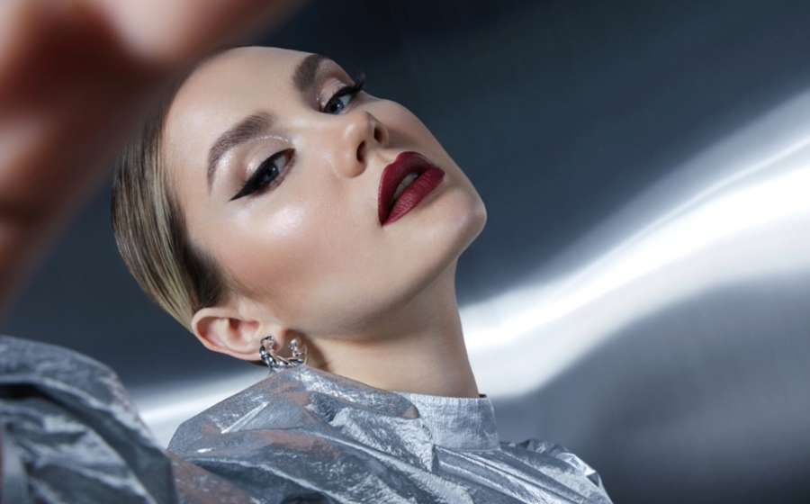 Τα 4 ζώδια που "πιάνουν" τα πάντα πριν καν μιλήσεις.