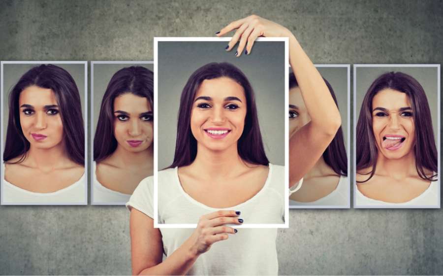 Τα 4 ζώδια που κρύβουν τον πόνο τους πίσω από το χιούμορ.