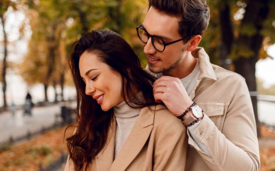 Ποια ζώδια είναι τυχερά στον έρωτα το φθινόπωρο;