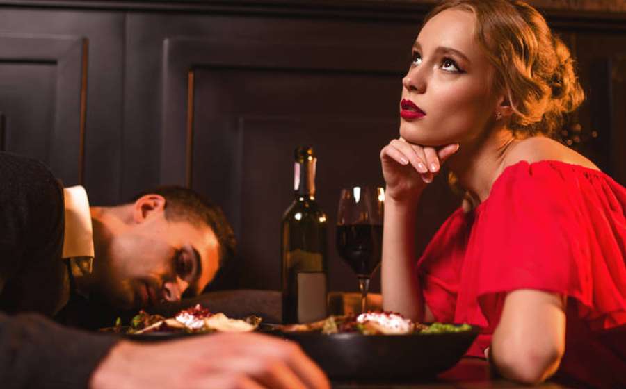 12 ζώδια & 12 λόγοι που καταστρέφουν την έλξη σε μία σχέση.