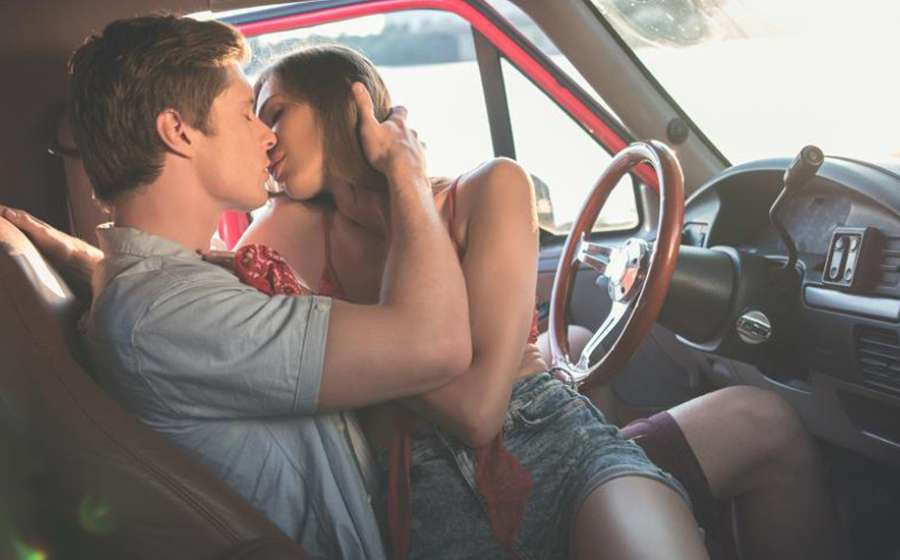 Ζώδια: Πως ένας άντρας μπορεί να κερδίσει μια γυναίκα;