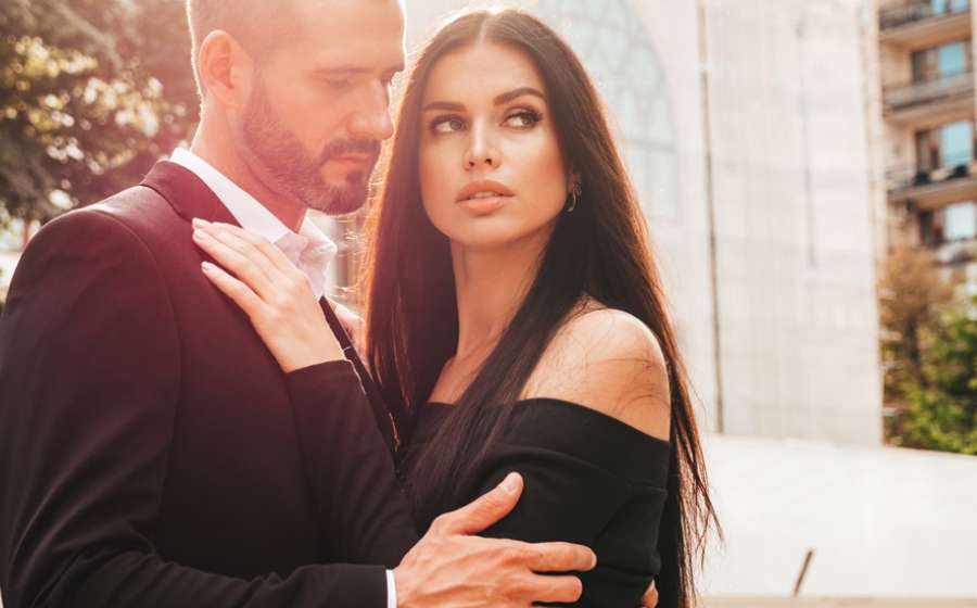 Ζώδια: Μάθε αν μπήκε στη ζωή του/της ένα άλλο πρόσωπο.