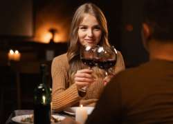 Πώς φλερτάρει κάθε ζώδιο και τι αποκαλύπτει για σένα;