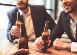 Πως βλέπουν οι άνδρες μία γυναίκα με βάση το ζώδιο της.