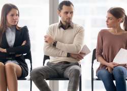 Ποια ζώδια ζηλεύουν πιο πολύ;